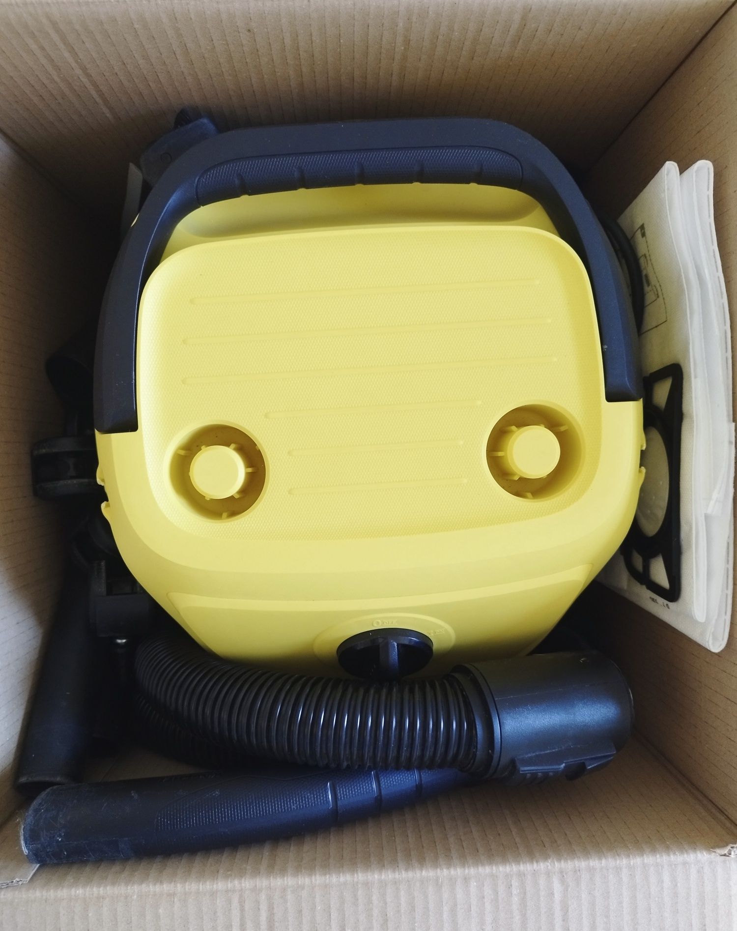Мултифункционална прахосмукачка Karcher WD 3 V-17/6/20 Car