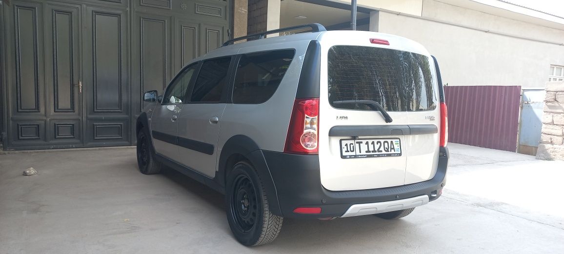 LADA LARGUS sotiladi