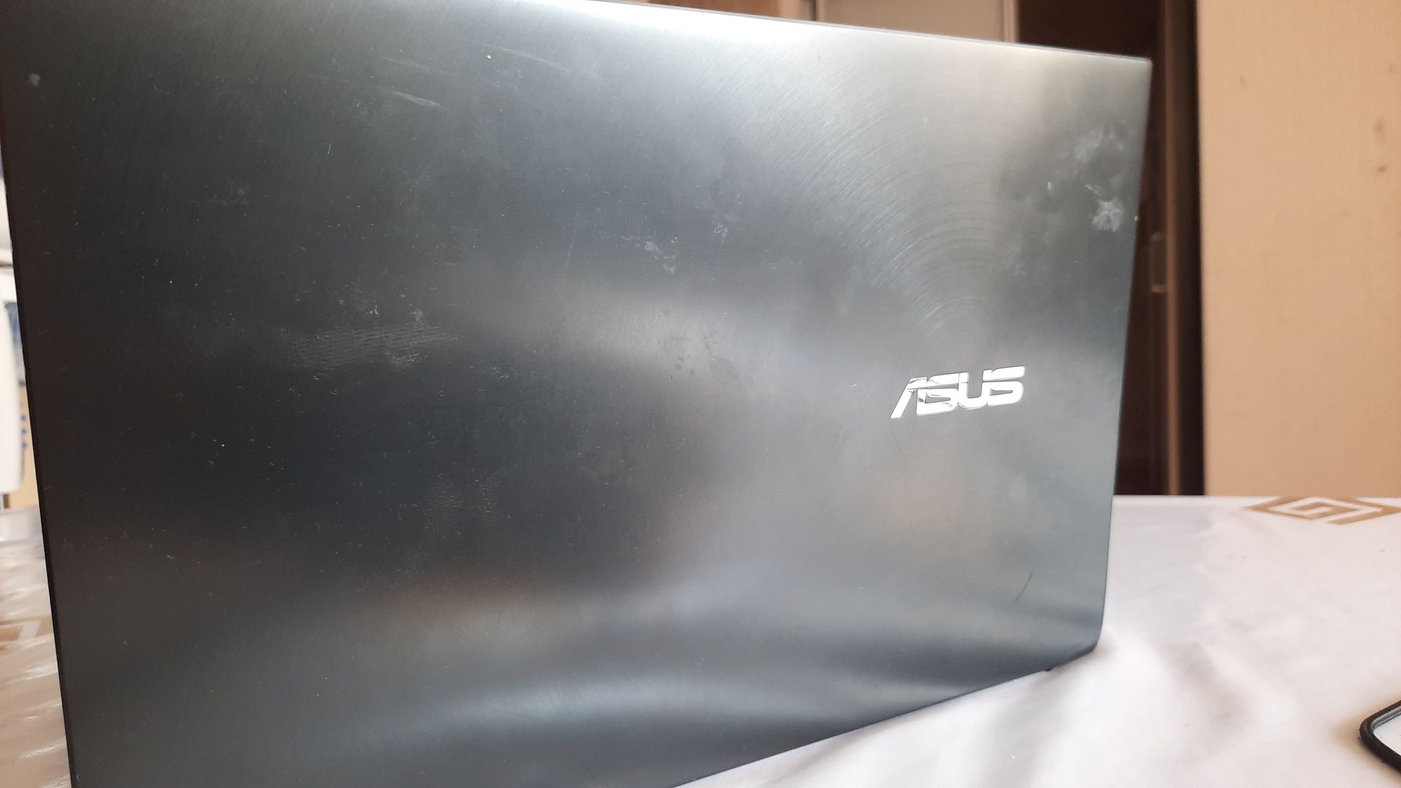 Ноутбук Asus Zenbook