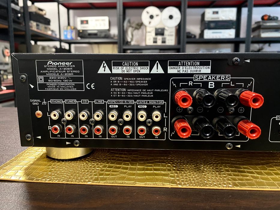 Чудесен усилвател Pioneer