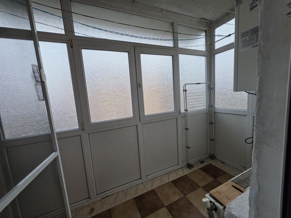 Apartament 3 camere, decomandat, etaj 2, 22 Decembrie 1989, proprietar