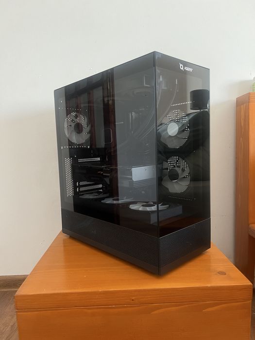 PC gaming - Ryzen 5 7600X, DDR5, 32GB, 1TB SSD fata placa video