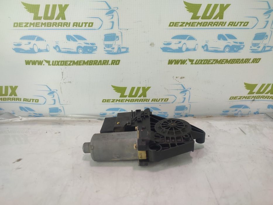 Motoras macara geam dreapta spate 0130821696 Volkswagen VW Passat B5