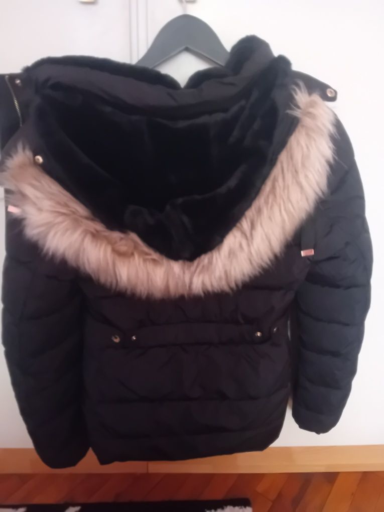 Зимно яке Stradivarius.