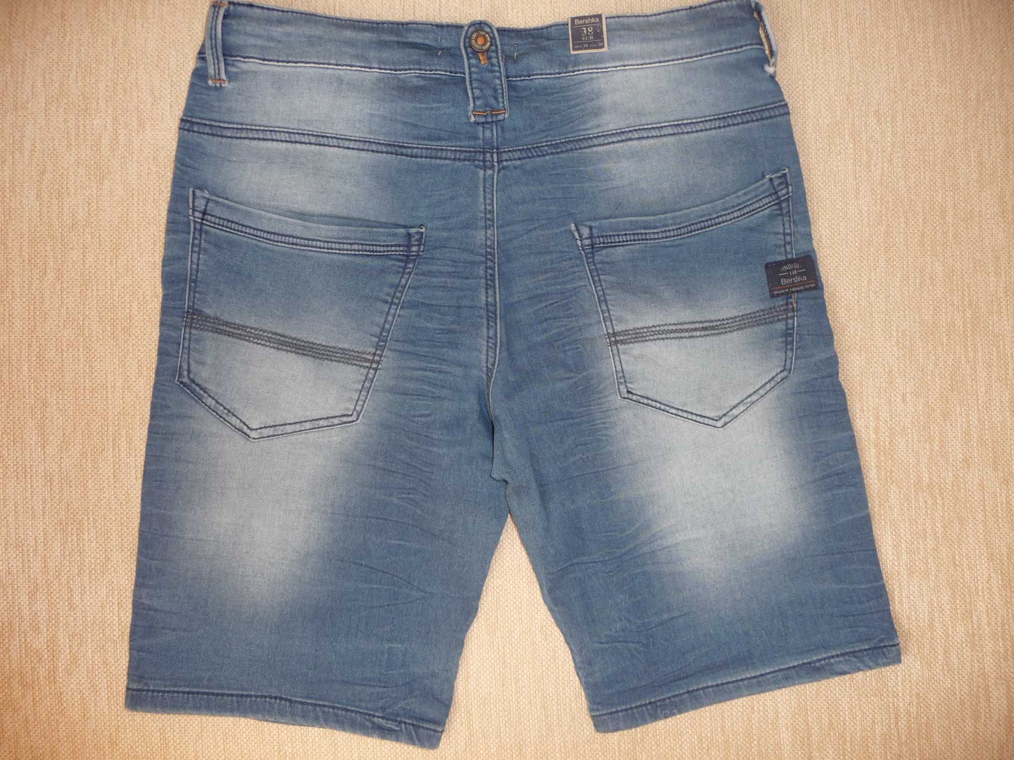 Нови къси дънкови панталони Bershka, р-р 38