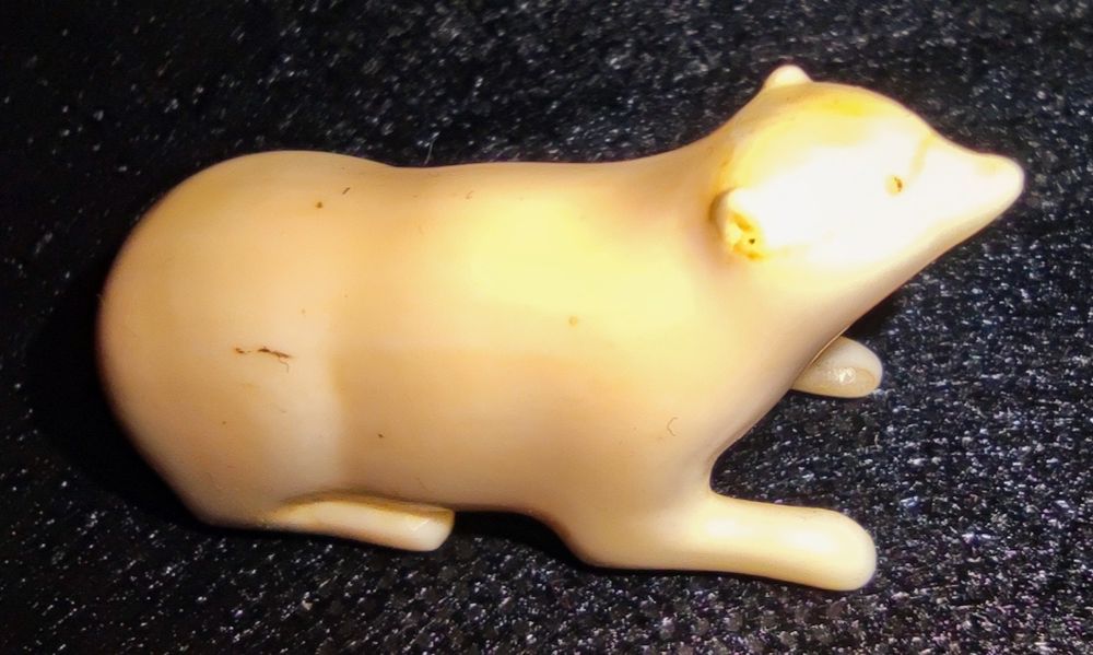 Фигурка из кости моржа. Требуется реставрация.