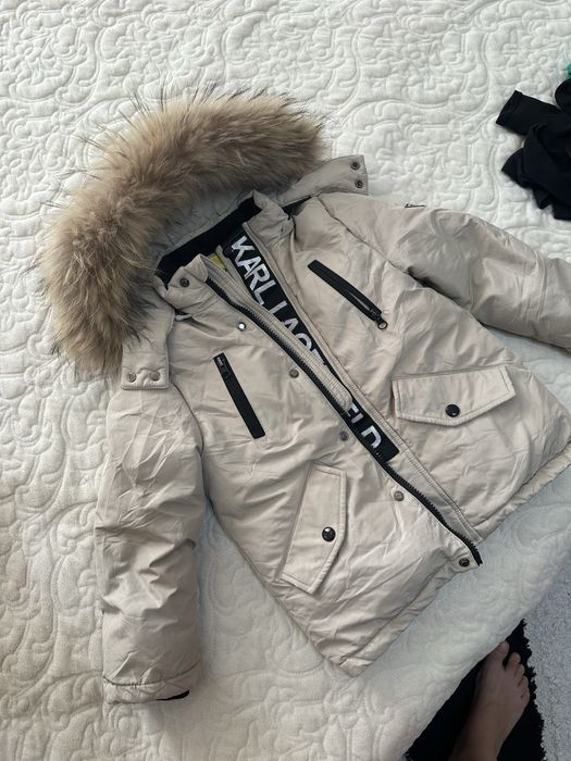 Продам зимнюю куртку на 4-6 лет