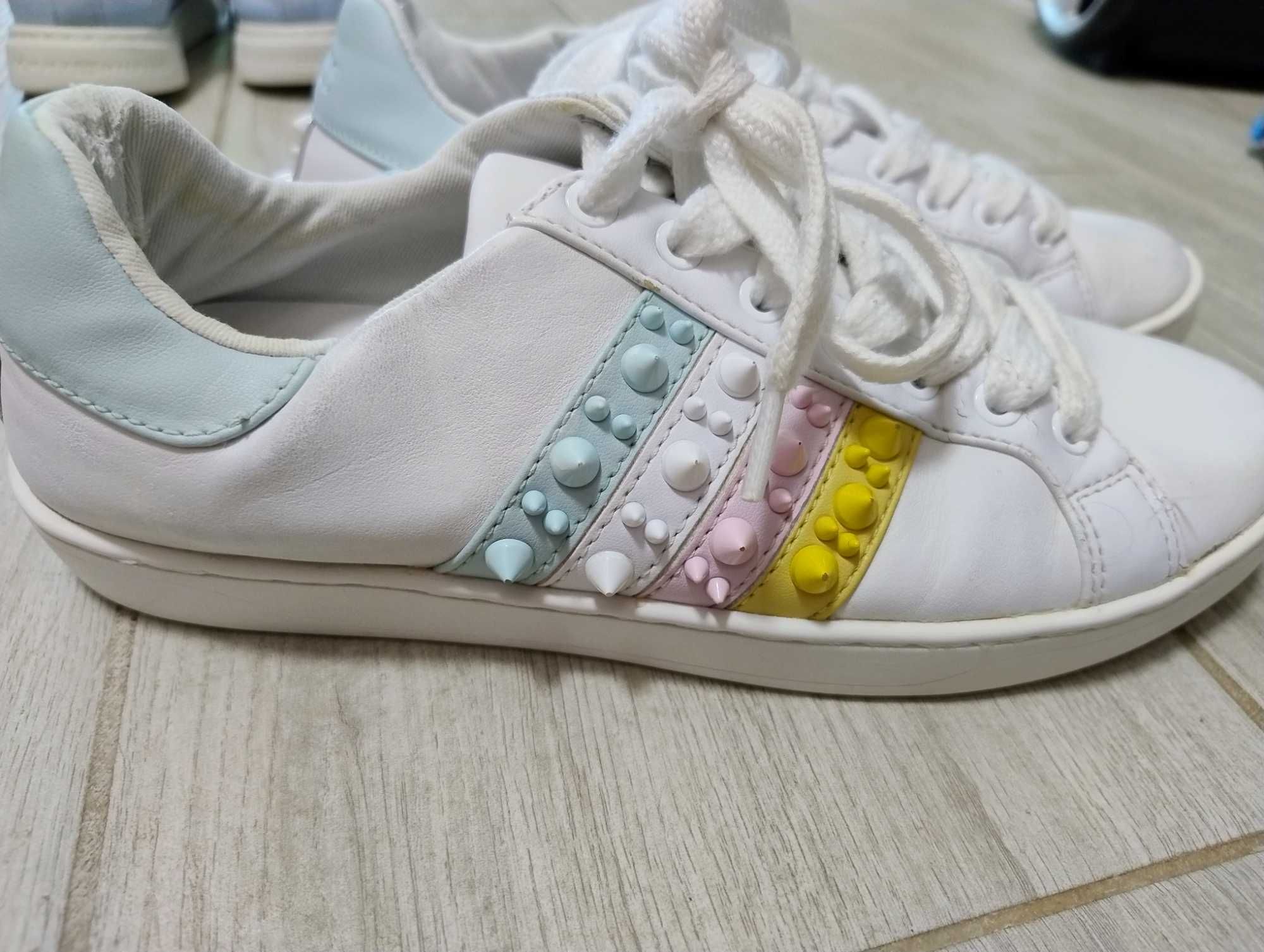 Дамски кецове Guess Nr. 37