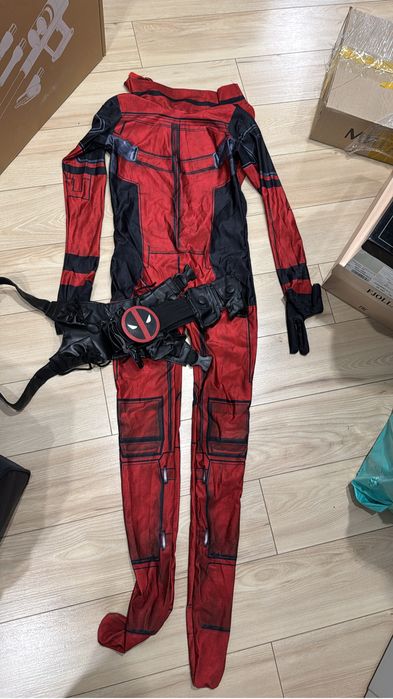 Новогодний костюм персонажа dedpul на ребенка лет 8-9