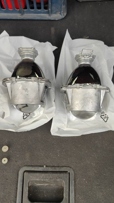 Штатные линзы ближнего света Audi A4 B6