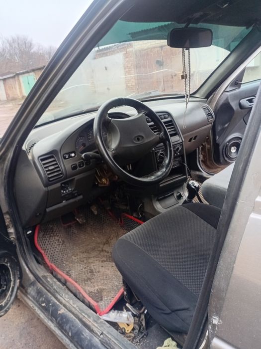 Машина ваз 2112.состояние среднее