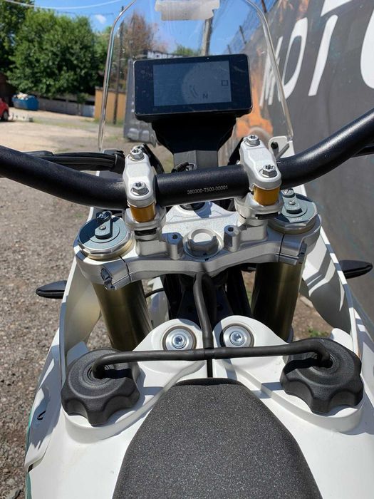 Motocicleta Enduro  Kove 450 Rally inmatriculabila - Rate !