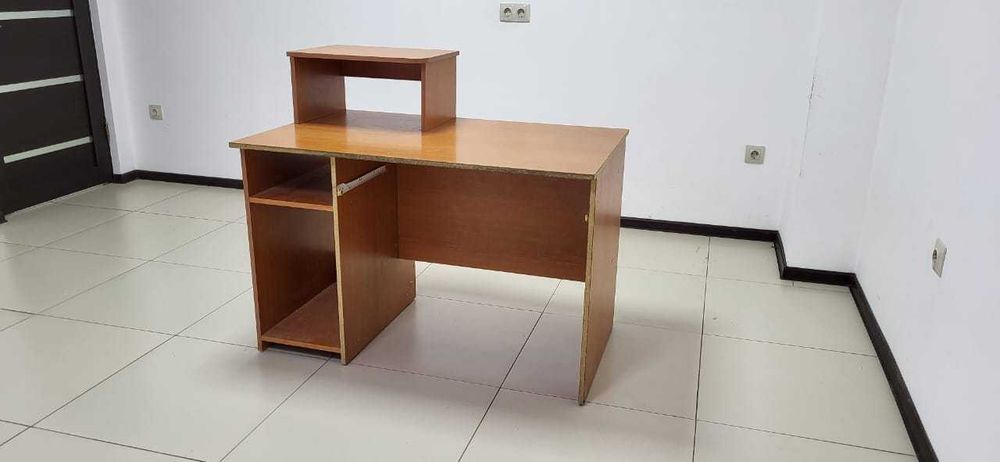 Столы офисные, разные, б/у, торг