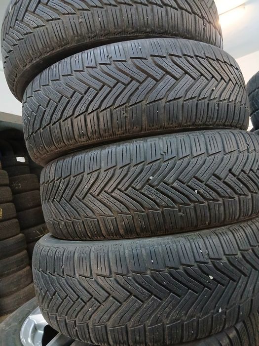 Vând anvelope de iarnă .
Patru 225/45/17 patru 205/55/16 patru 195/5