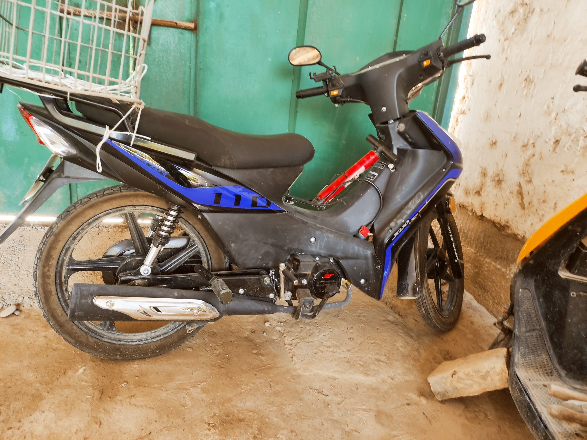 Moped Sotiladi bez prava Мопед на продажу