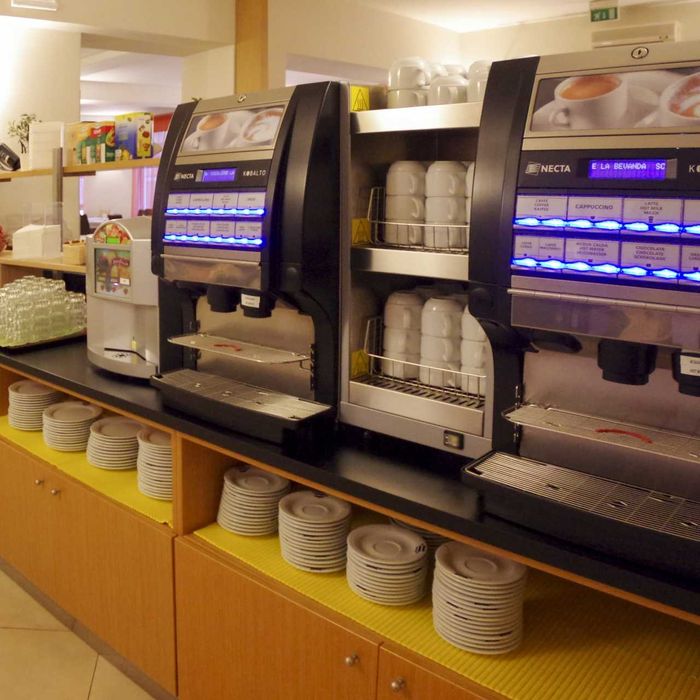 Постоянен внос на кафе машини Saeco,DeLonghi,Lavazza,Jura и др