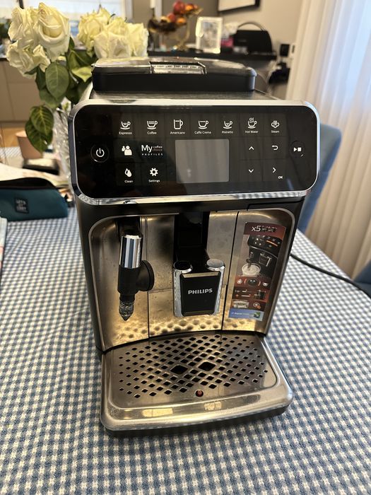 Espressor Philips Series 4300 stare foarte buna, folosit ocazional