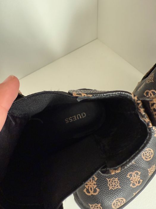 Оригинални дамски боти Guess