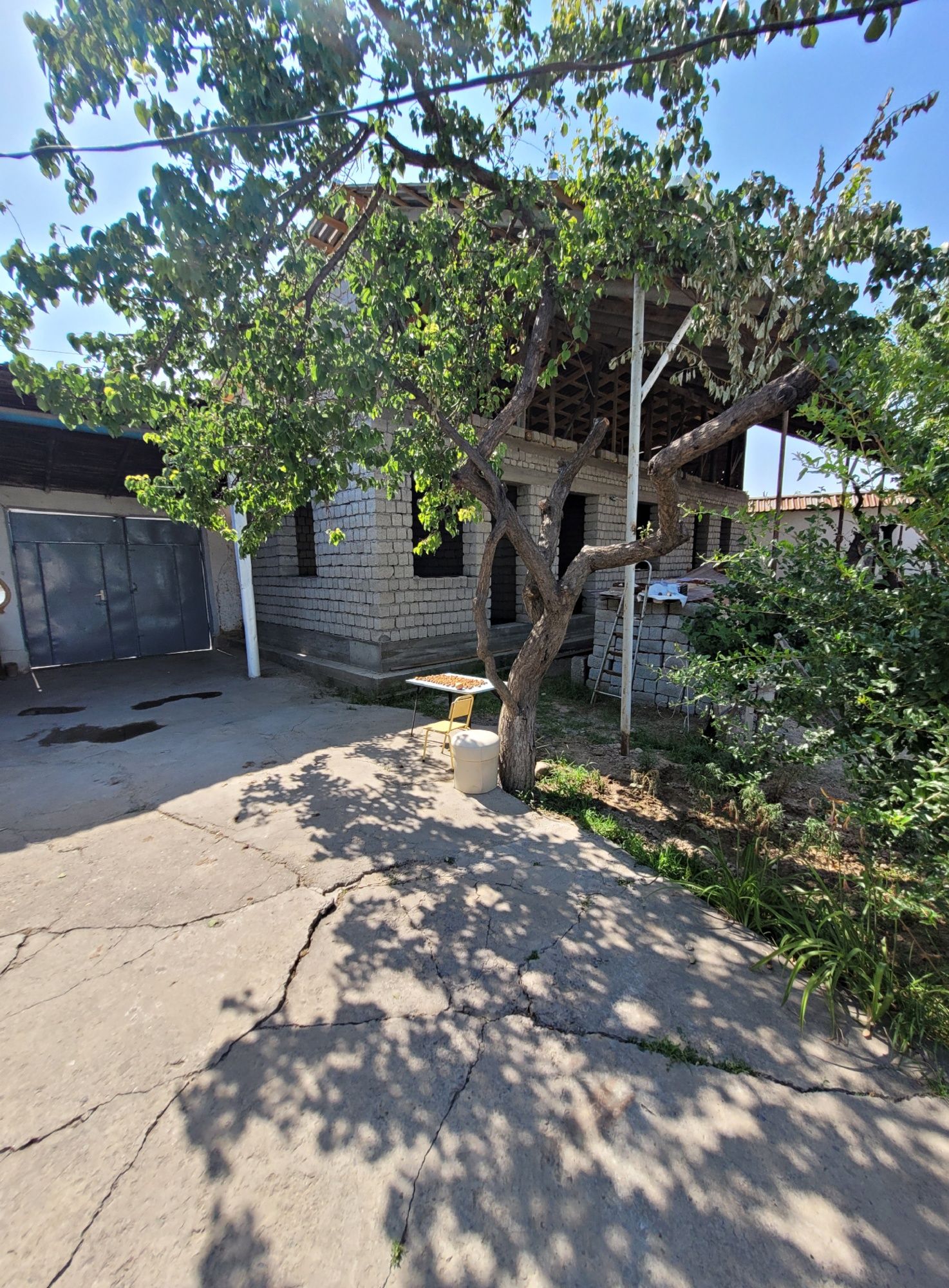 Продаётся УЧАСТОК 10соток, Дом 100m2+, пристройка, сад. Улица Саватчи