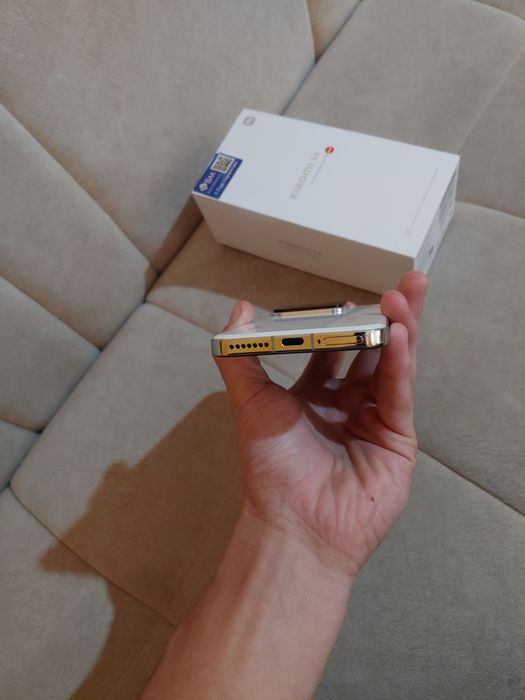 Xiaomi 14 12/512 Global