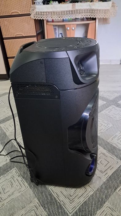 Продавам Sony Mhc-V13