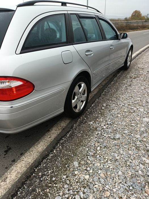 Мерцедес Е220 w211  перфектен