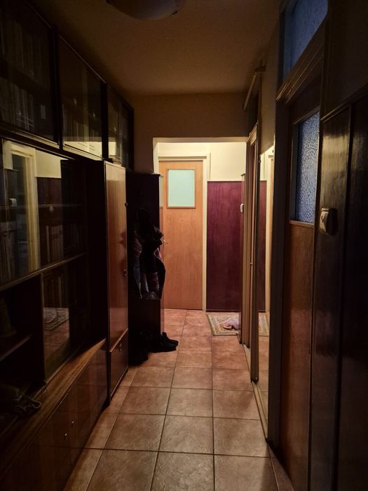 Apartament 3 camere, etaj 2/4, direct proprietar, str Resita