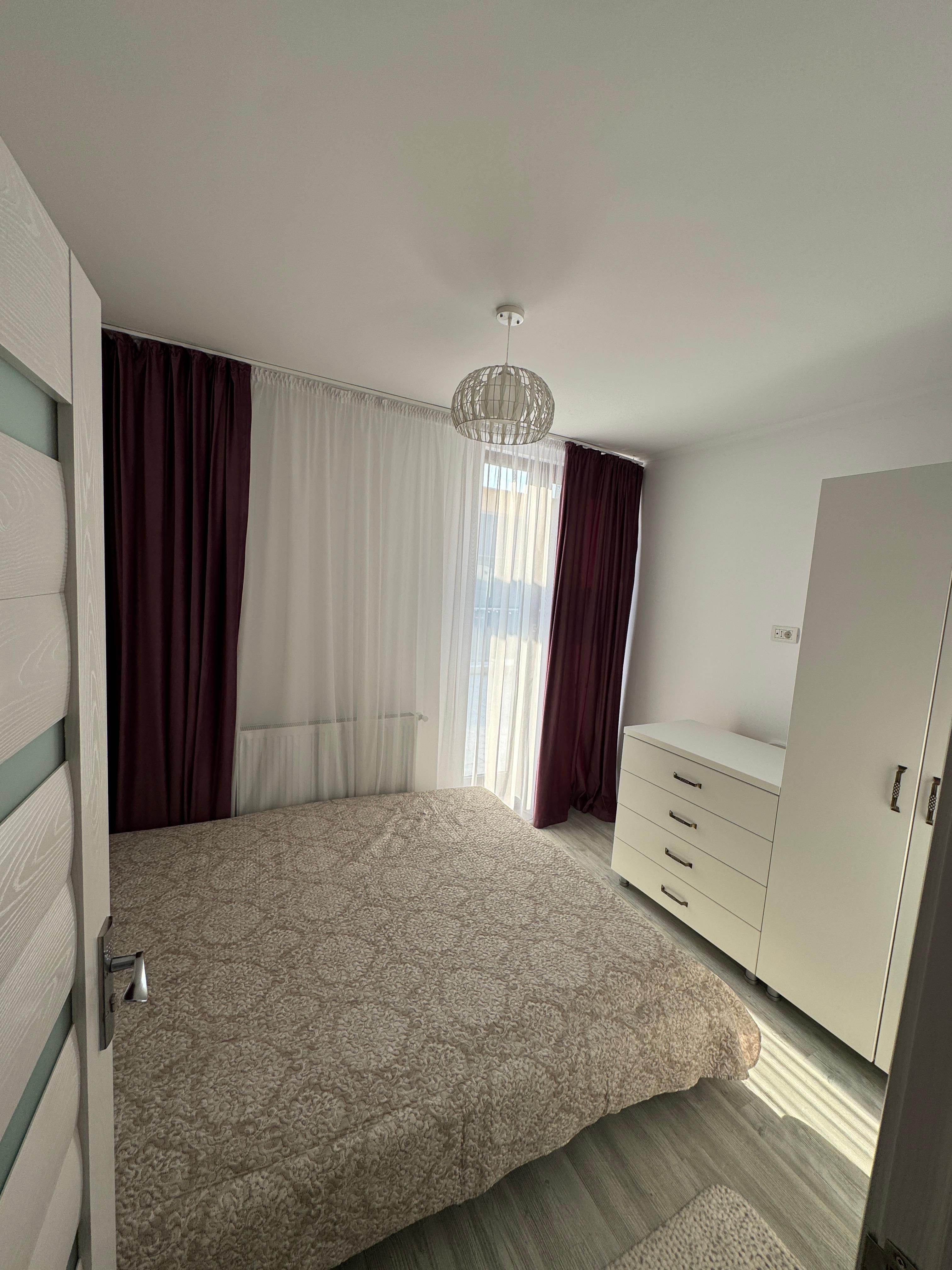 Apartament doua camere Mamaia Nord cu parcare privată și terasă.