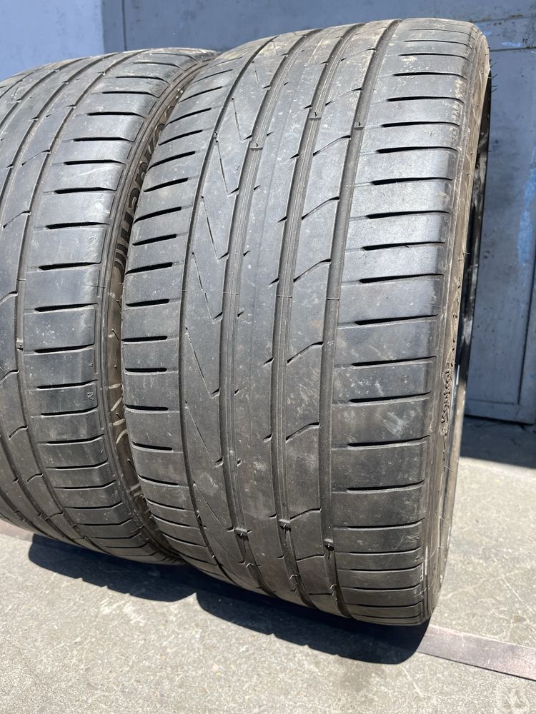 2 бр. летни гуми 245/35/19 Hankook AO DOT 2318 4 mm