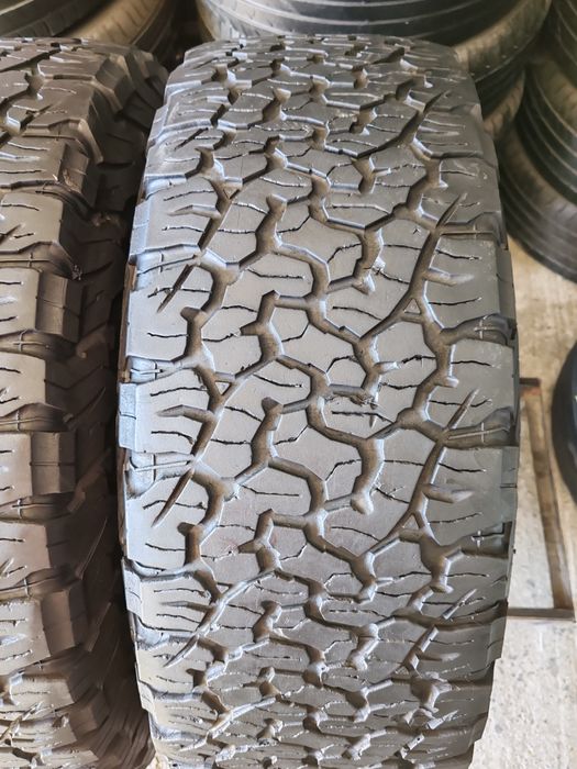 2 anvelope 285 70 17 A/T