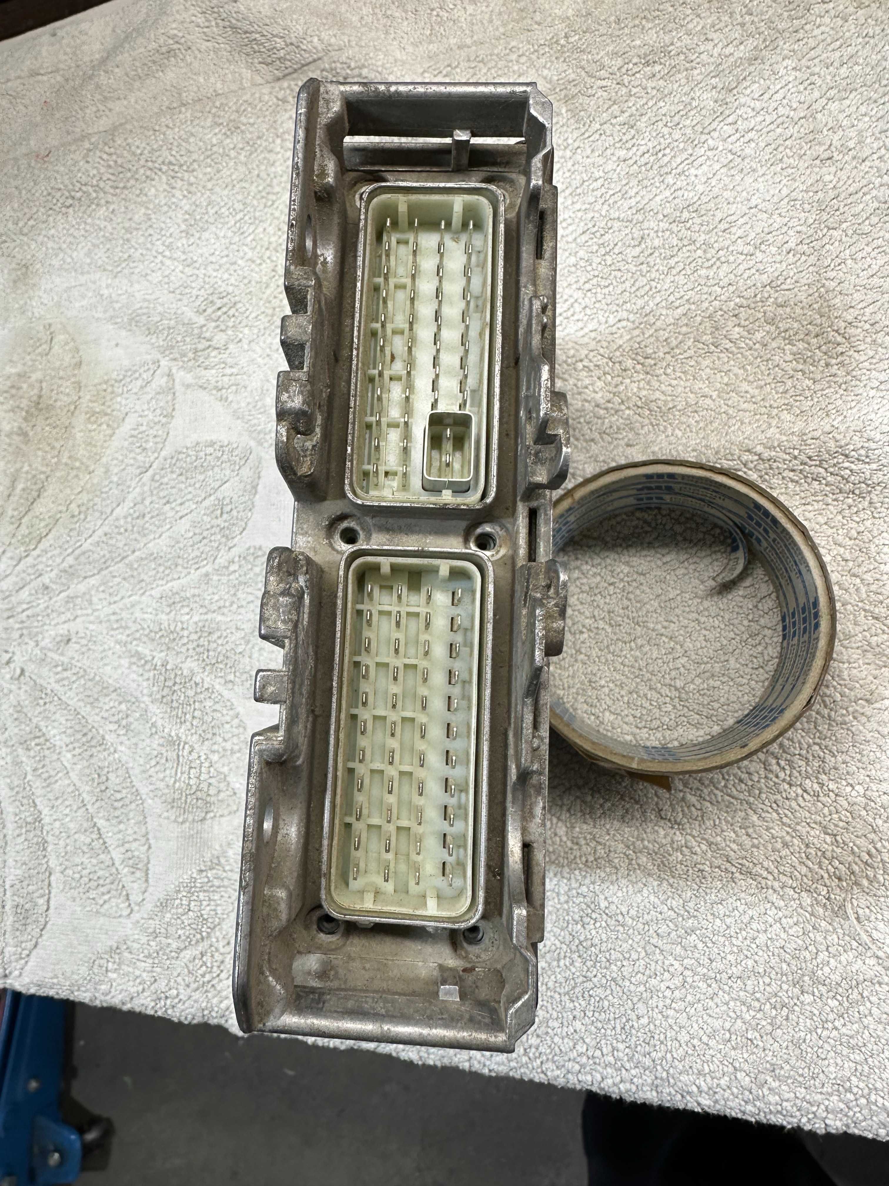 Дроселова клапа и ECU за мерцедес Е 320