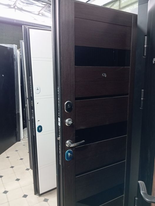 Металлические двери установка,апгрейд.