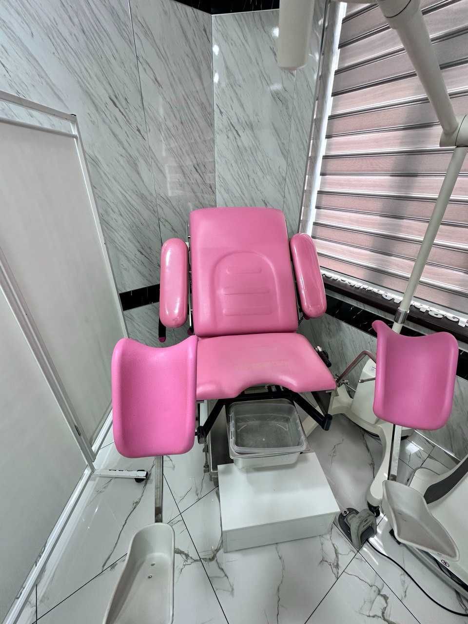 Продается гинекологическое операционное кресло ET400, электр. Б/У