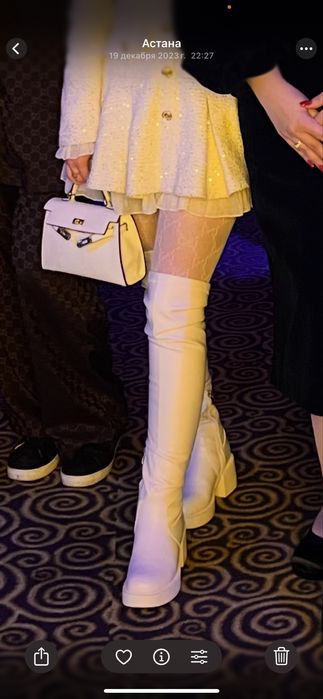 Белые зимние ботфорты