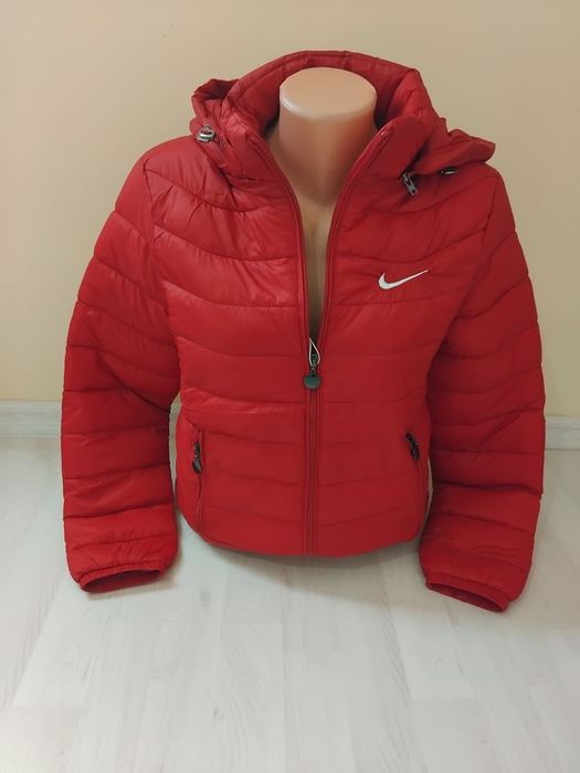 Geaca fete/ dama Nike.