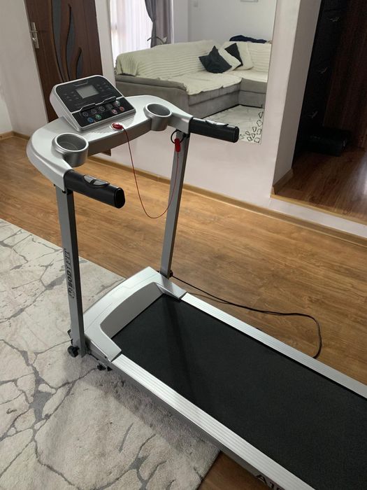 Banda de Alergare Electrica Bodyfit A1000 - Pliabila, Stare Excelenta