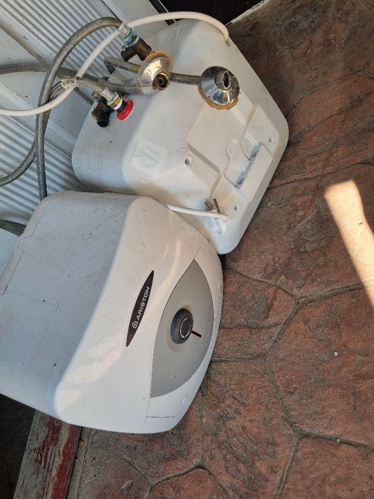 Boilere Ariston 10 și 15 litri