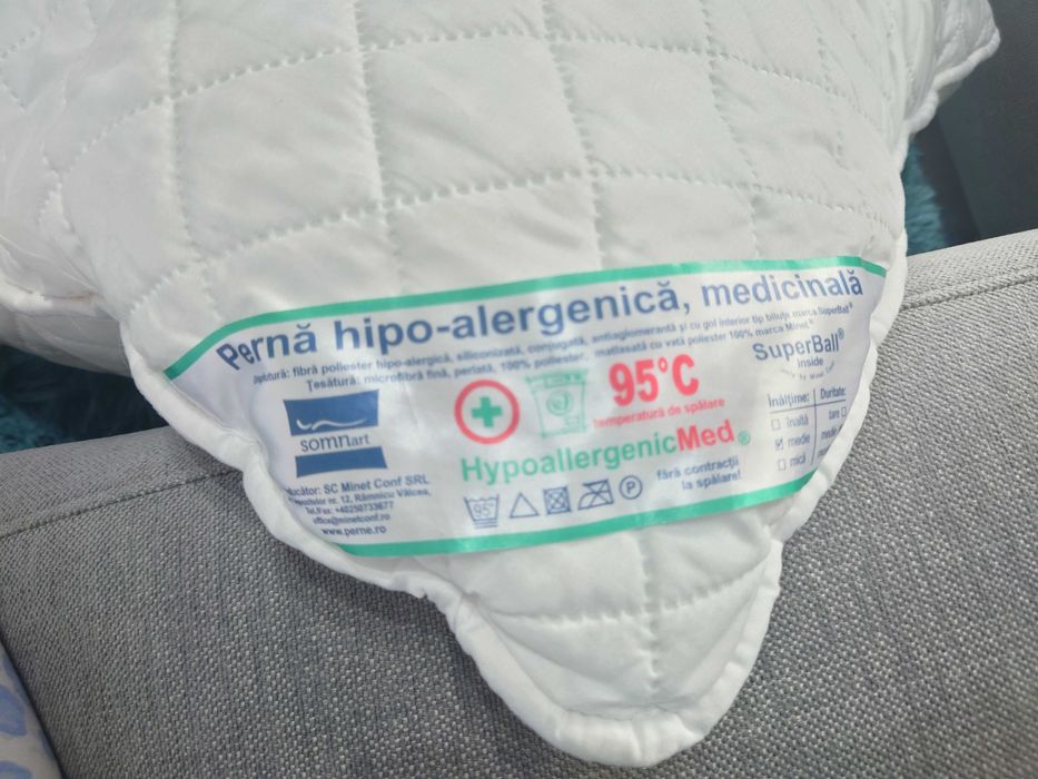 Lot 2 perne si 3 seturi de fata de perna