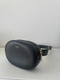 DKNY черна малка чанта