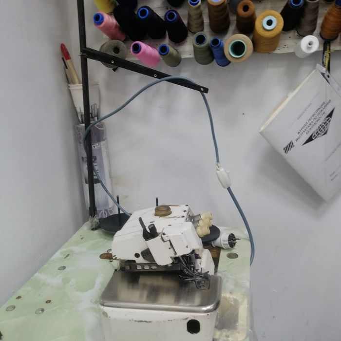 Продаётся промышленный оверлок марки Агата. В идеальном состоянии