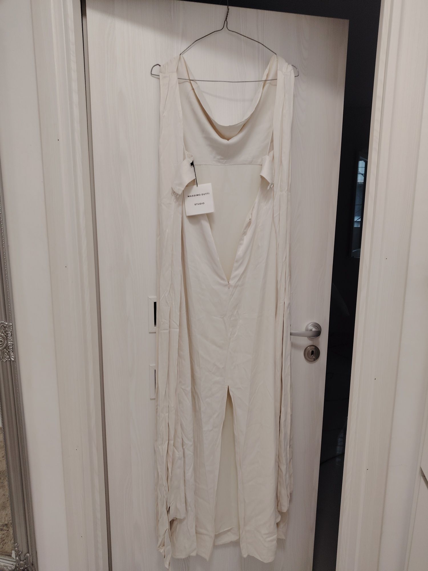 Vând rochie Massimo Dutti