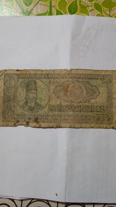 Bancnote vechi de vânzare.