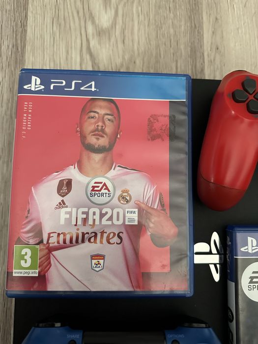 PS4 Pro 1 Tb + 2 controllere si 2 jocuri