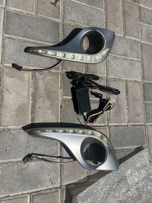 Реснички (оправа ПТФ) противотуманок Toyota Highlander 2010-13 XU40