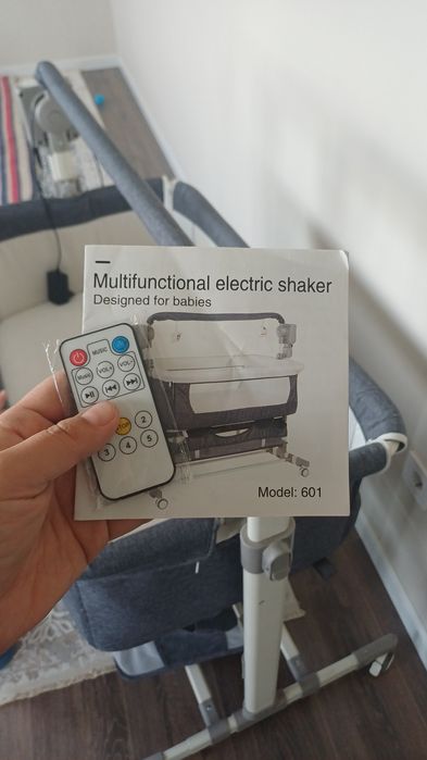 Манеж детский с моятником