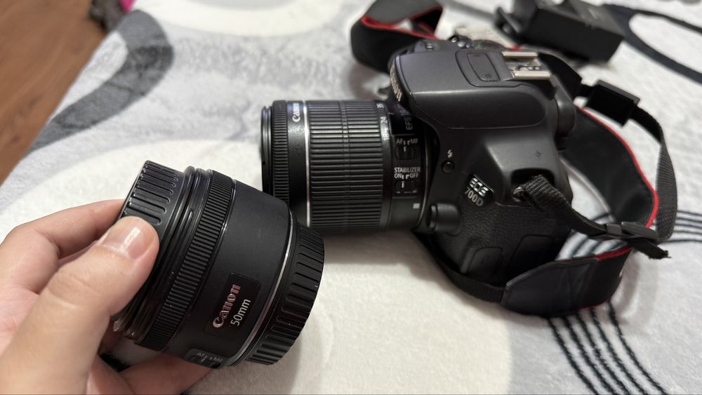 Aparat foto DSLR Canon 700d