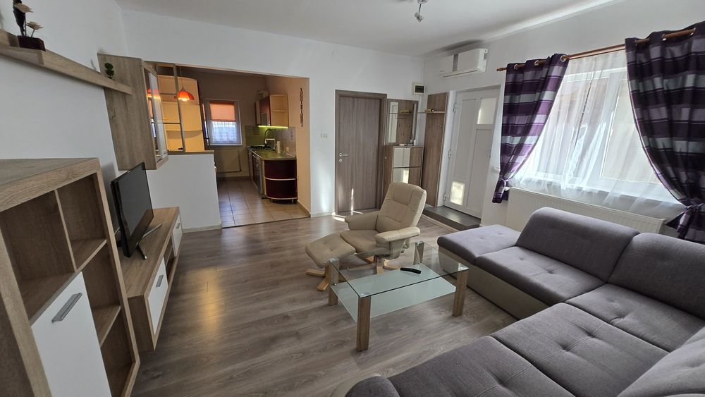 Inchiriez casa curte comuna