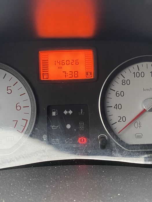 Vand logan 1.5d Proprietar în talon și carte