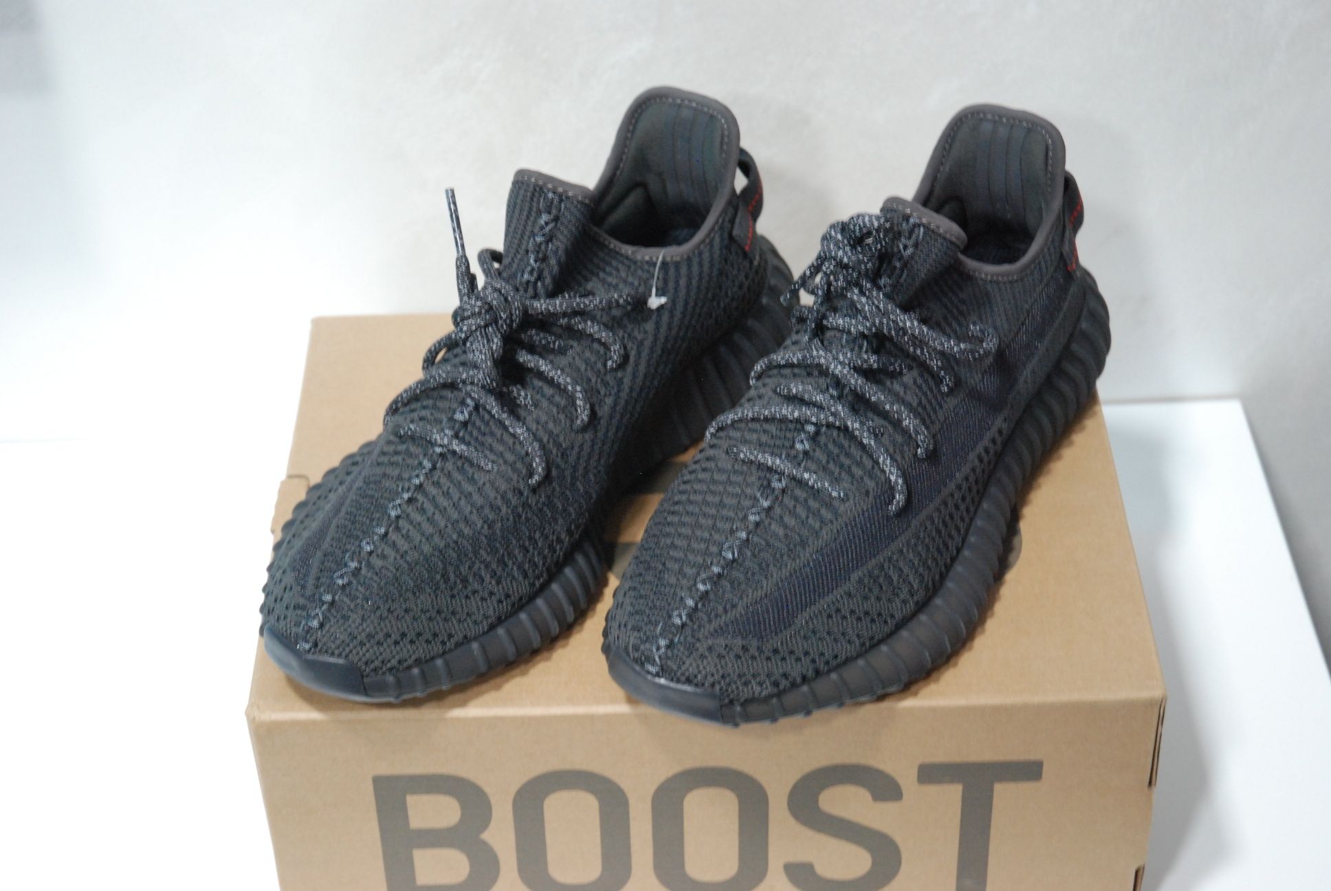 Yeezy 350 V2 'Static Black Reflective' (Nike,
Adidas, Hilfiger, Guess)