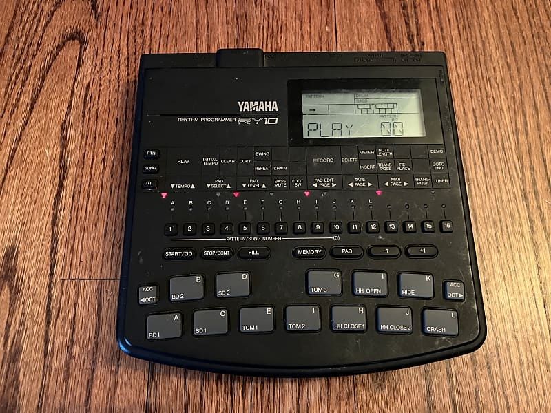 Yamaha RY-10 (drum machine/masina de ritmuri)